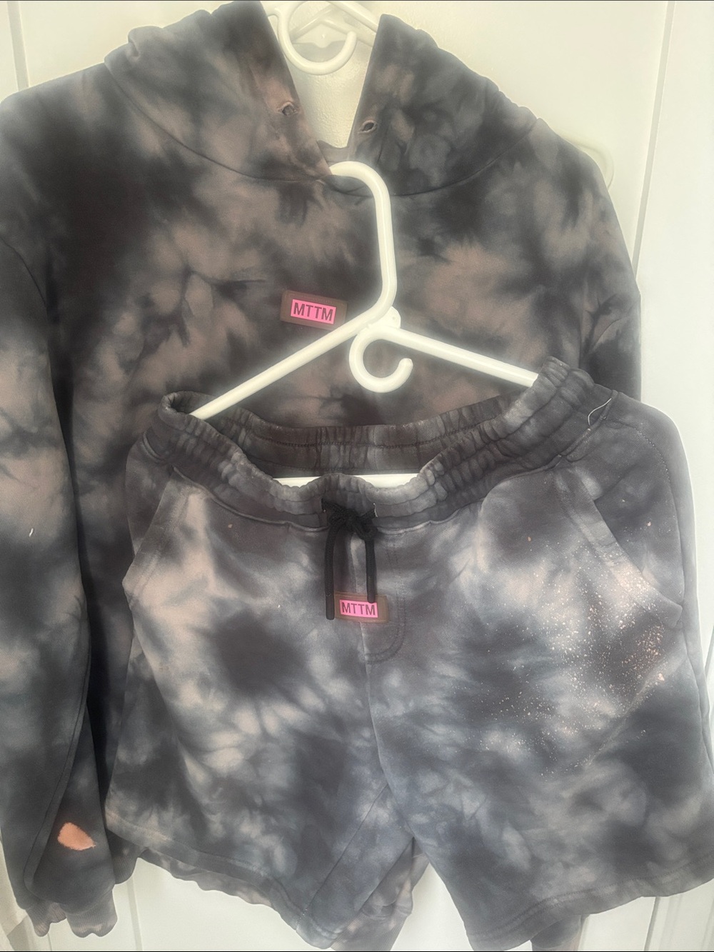 MTTM Tie-Dye Hoodie & Shorts Set in Black and Gray with Pink Logo